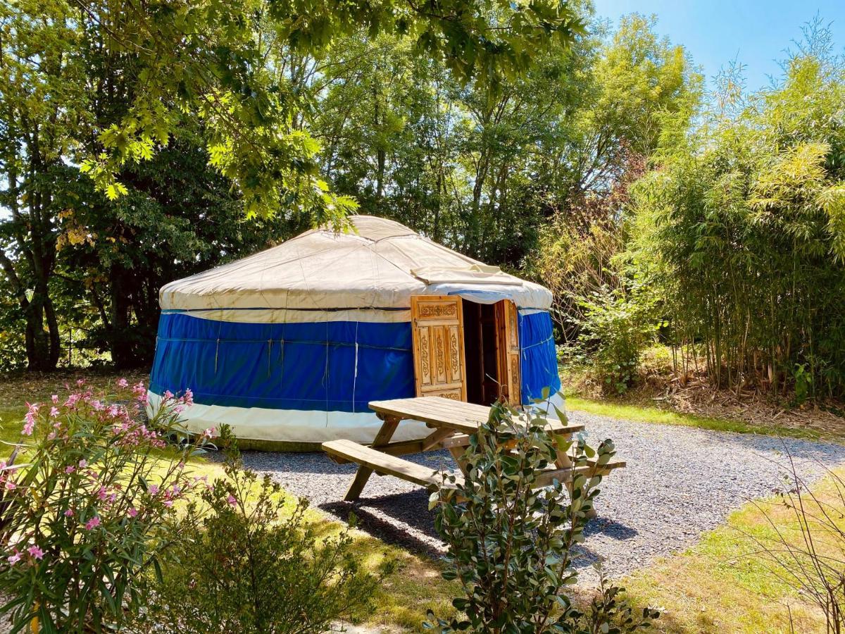 Les Yourtes Du Bearn - Domaine Des Deux Clos Pontiacq-Viellepinte Exterior foto