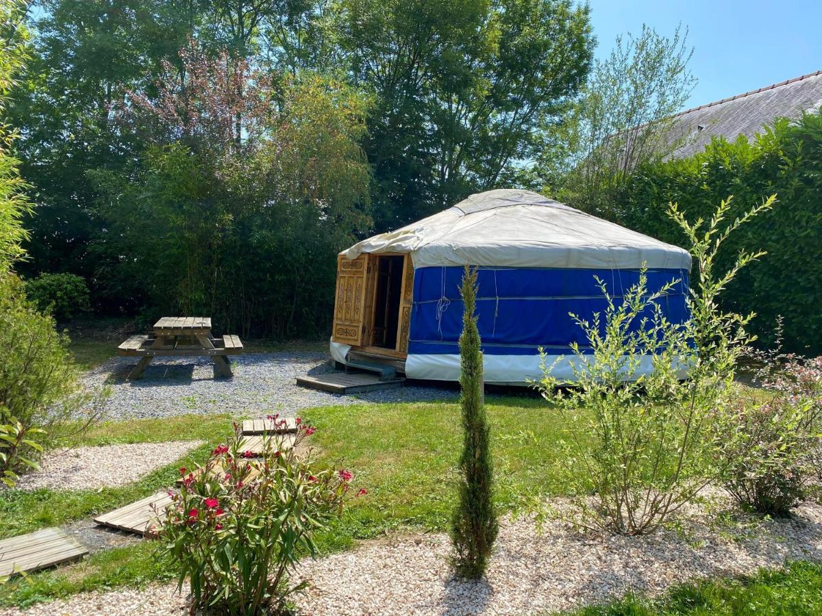Les Yourtes Du Bearn - Domaine Des Deux Clos Pontiacq-Viellepinte Exterior foto
