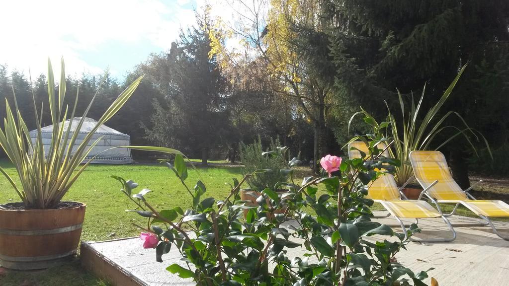Les Yourtes Du Bearn - Domaine Des Deux Clos Pontiacq-Viellepinte Exterior foto